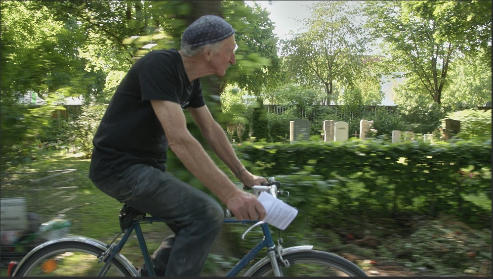 claus auf Fahrrad
